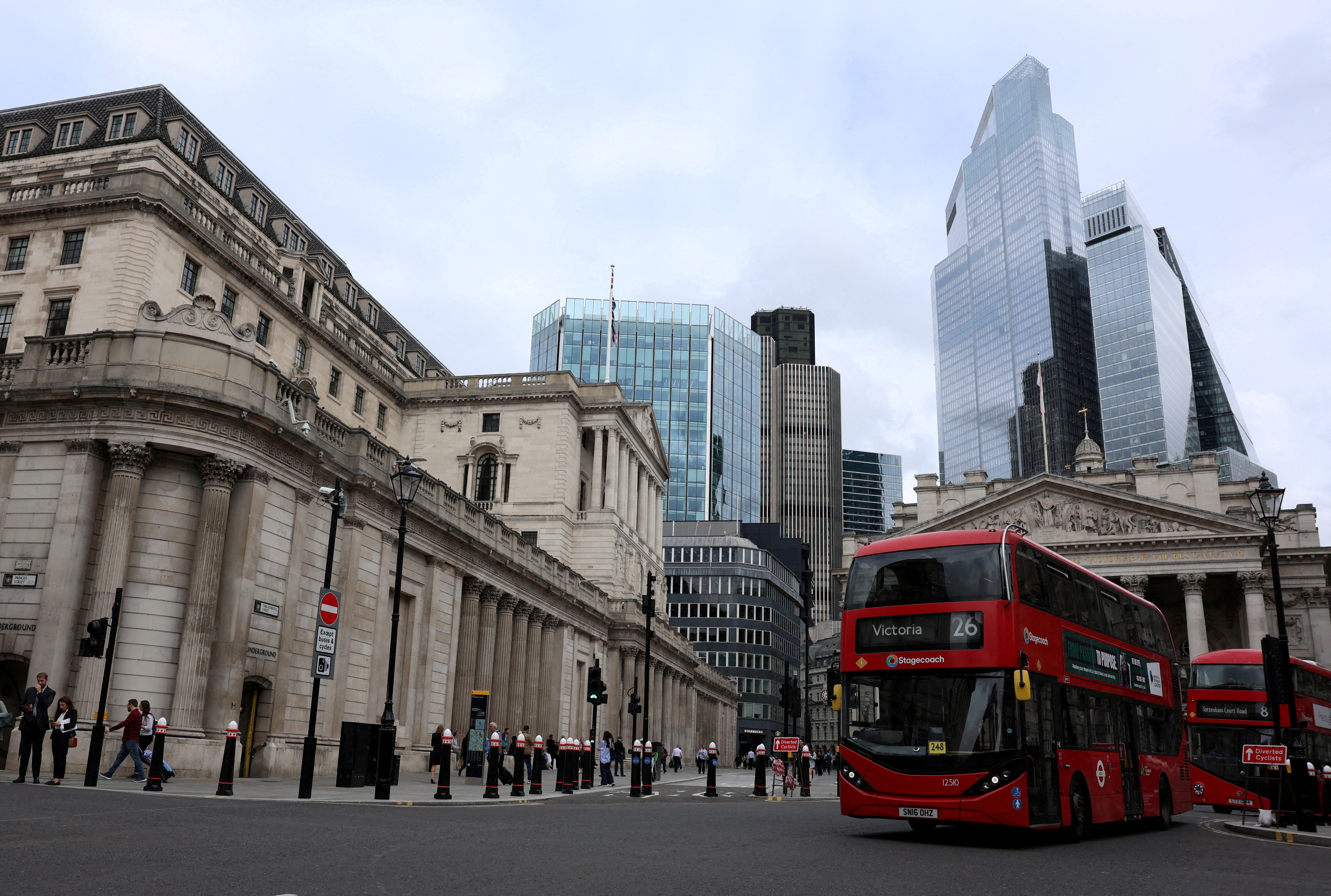 Bank of England warns on high AI company valuations