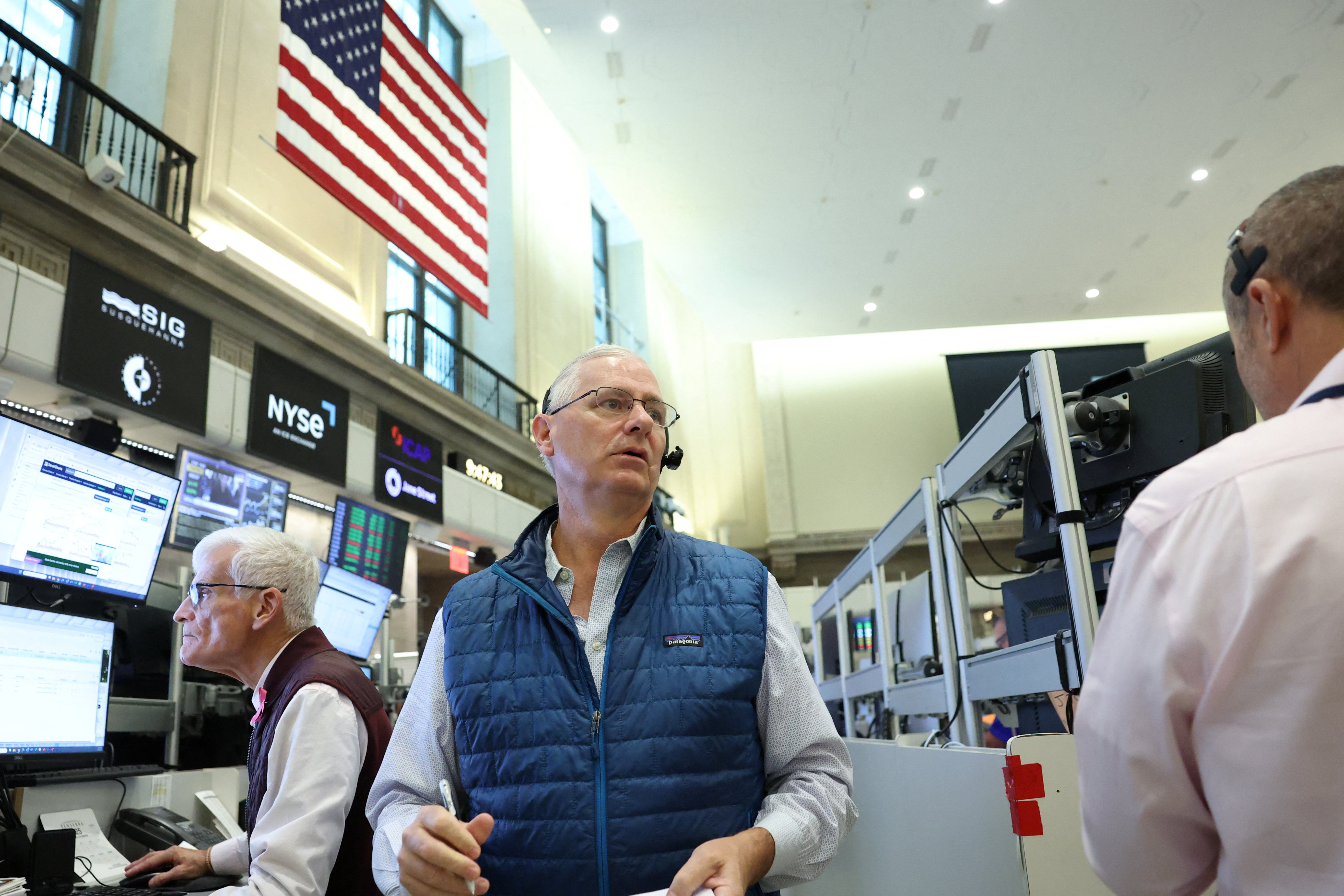 Euro zone bond yields hit multi-month lows amid US, China trade tensions