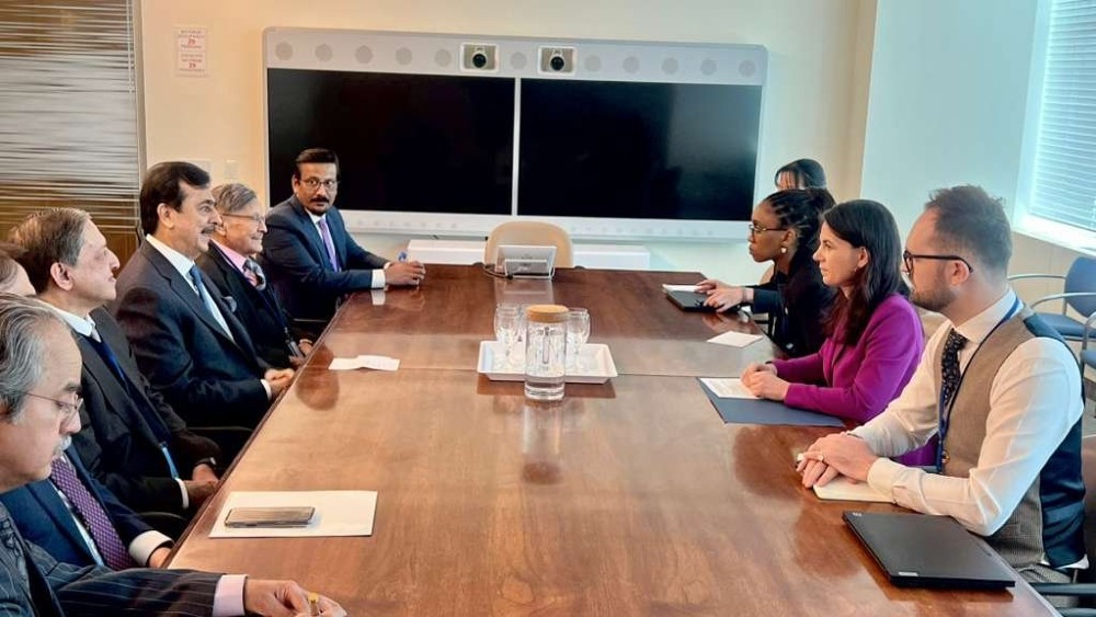 Pakistan calls for resolution of Kashmir dispute, action against terrorism