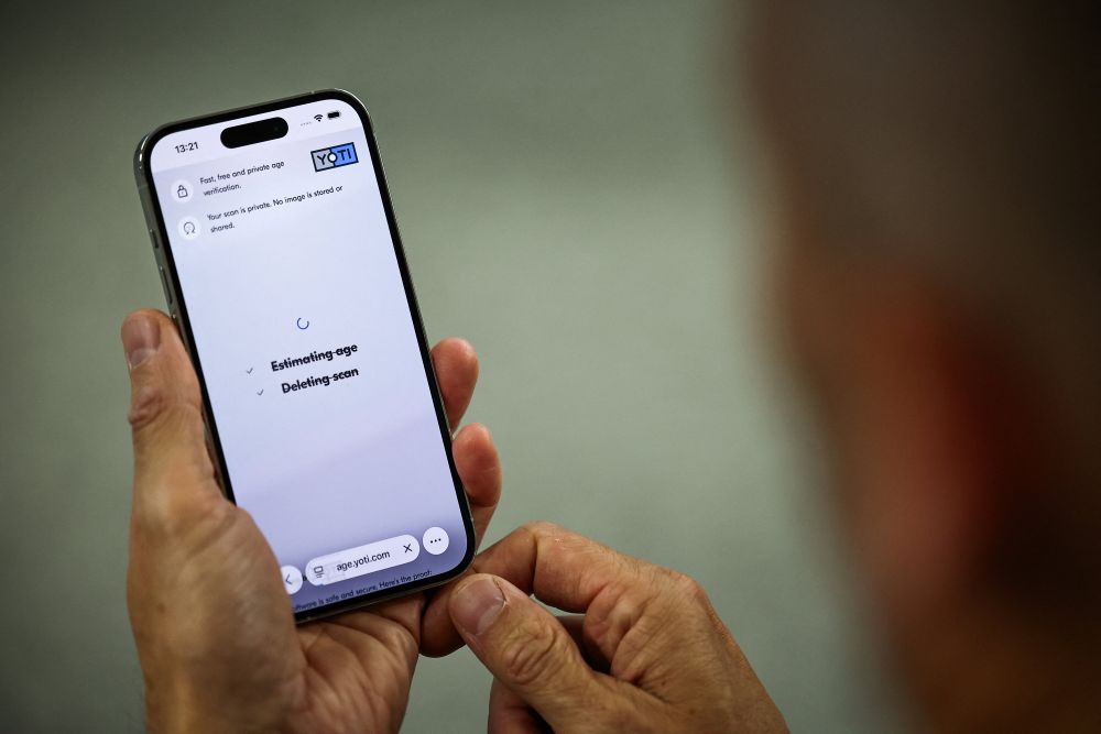 Selfie-based age checks boom as governments push for online controls