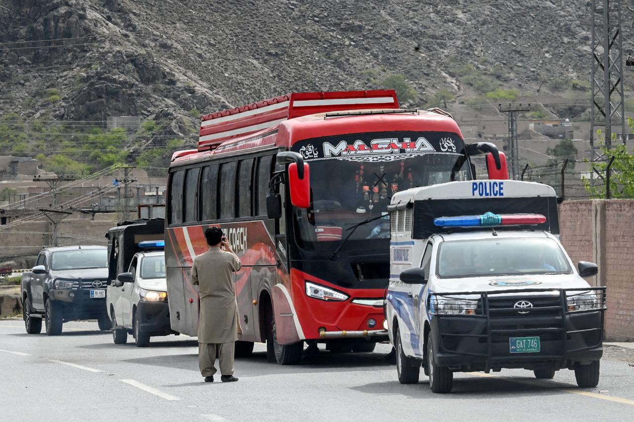 Pakistan repatriates over 700 Afghans as deportations resume
