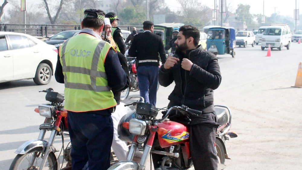 Peshawar’s traffic violators to start receiving e-tickets from March