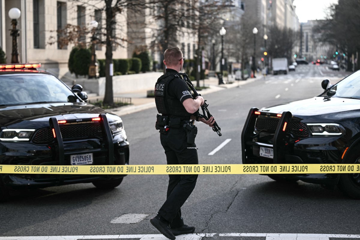 White House area shut down after van breaches security barricade