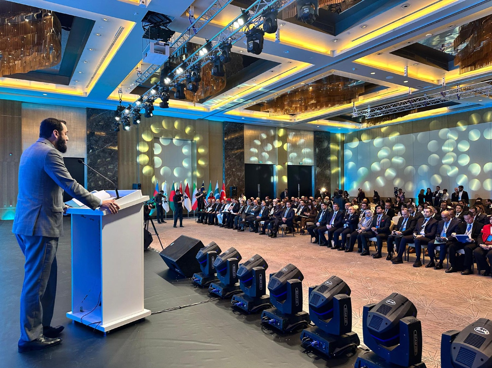 In Baku, Pakistan proposes unified D-8 media strategy against Islamophobia