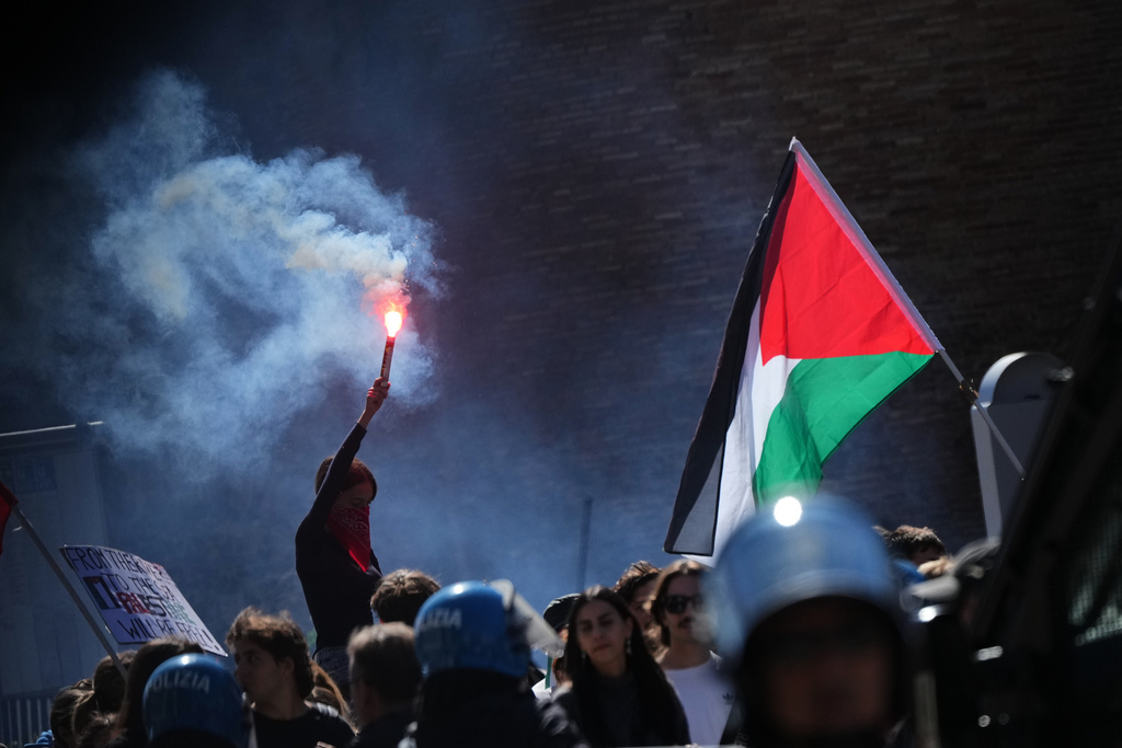 Israeli forces pulling back from several areas: Gaza civil defence 