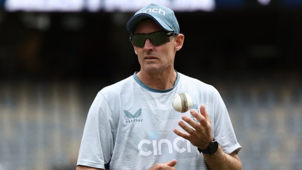 Australia's Hussey mulls role with England for Ashes series