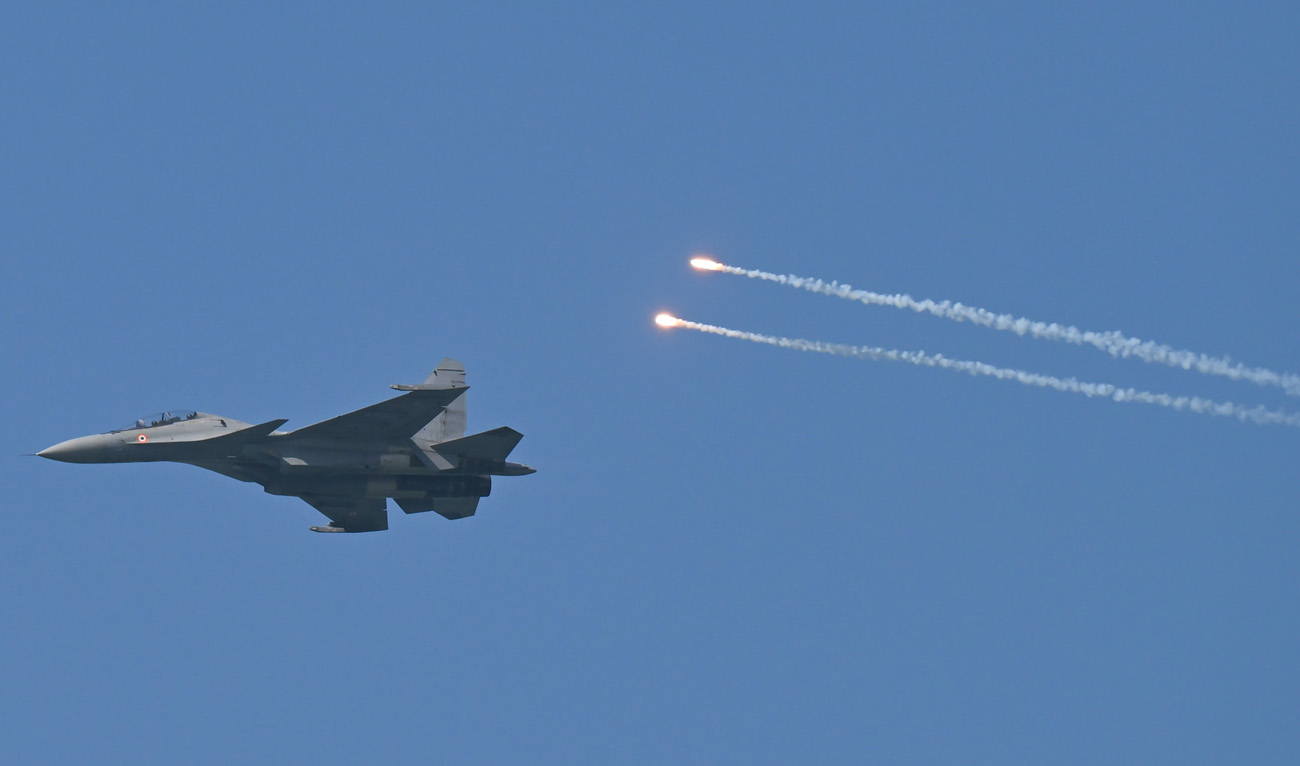 Indian Air Force loses contact with Su-30MKI fighter jet over Assam